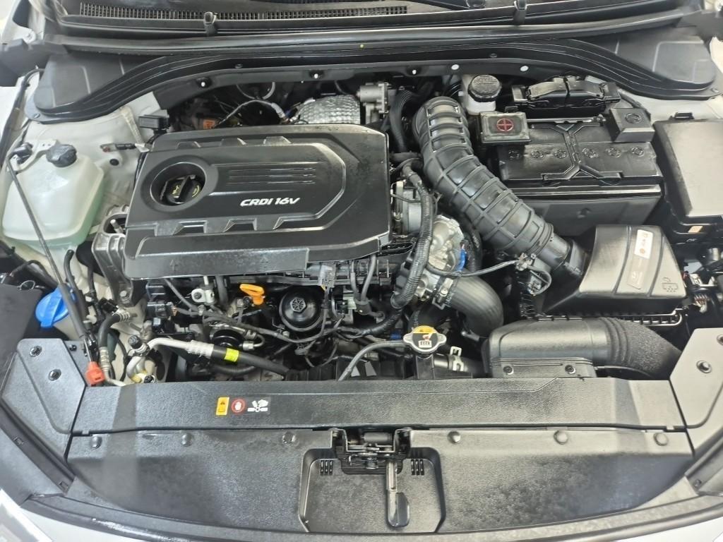 HYUNDAI Avante - Vista 5