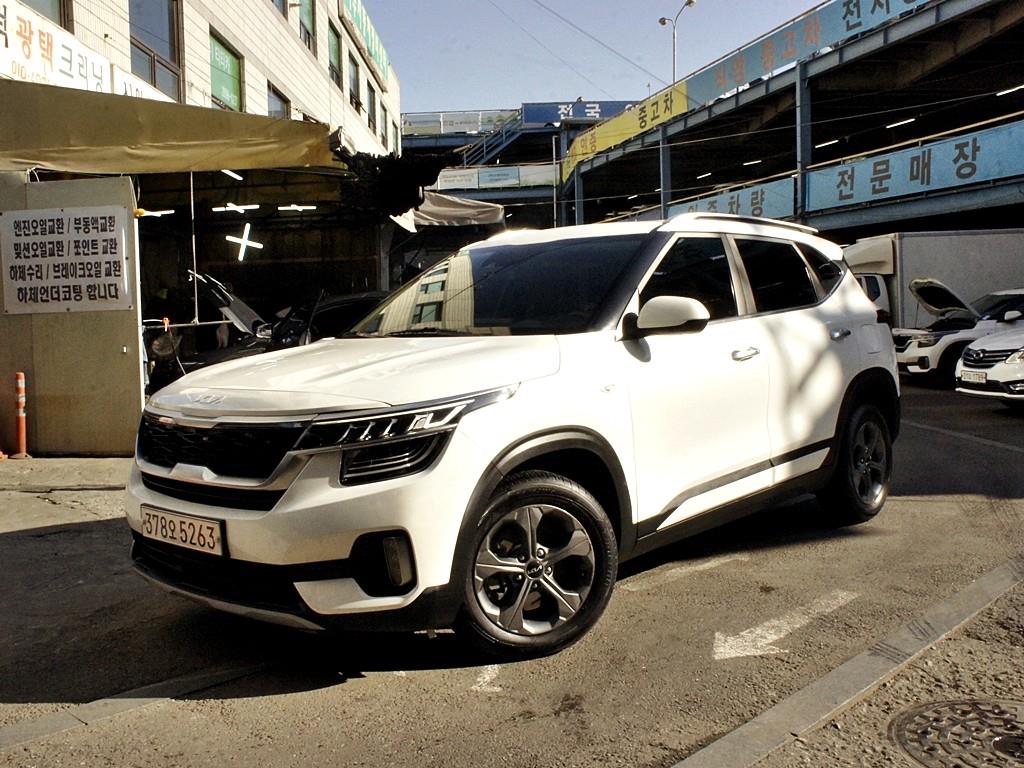 KIA Seltos - Vista 3