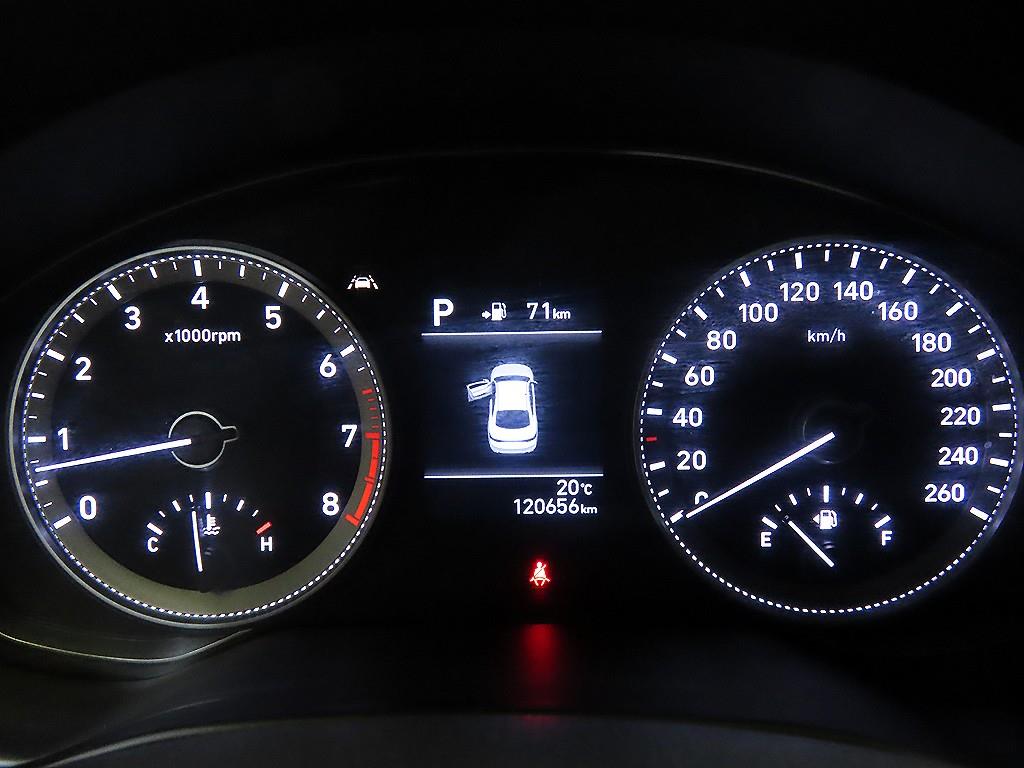 HYUNDAI Grandeur - Vista 9