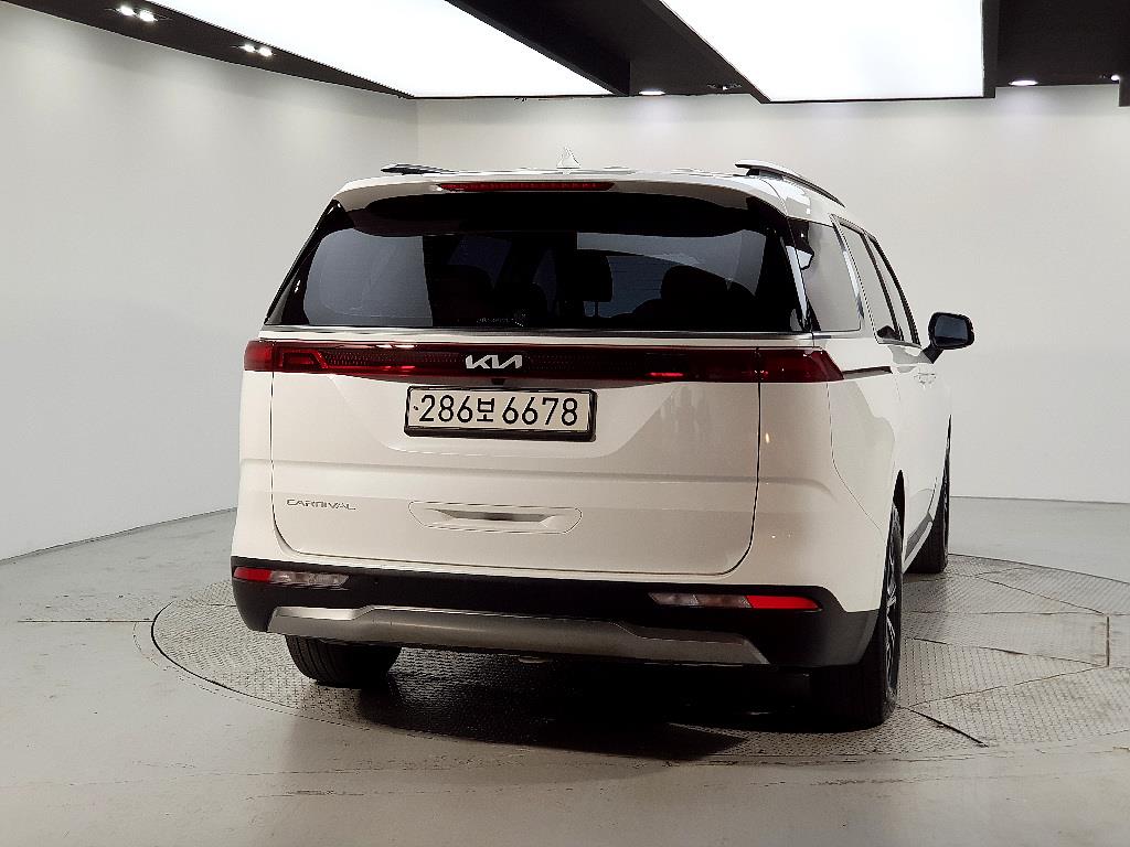 KIA Carnival - Vista 3