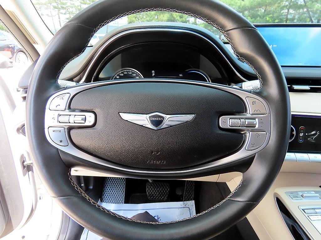Genesis GV70 - Vista 8