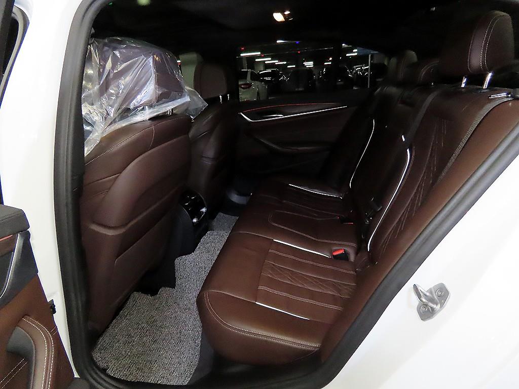 BMW 5 Series - Vista 7