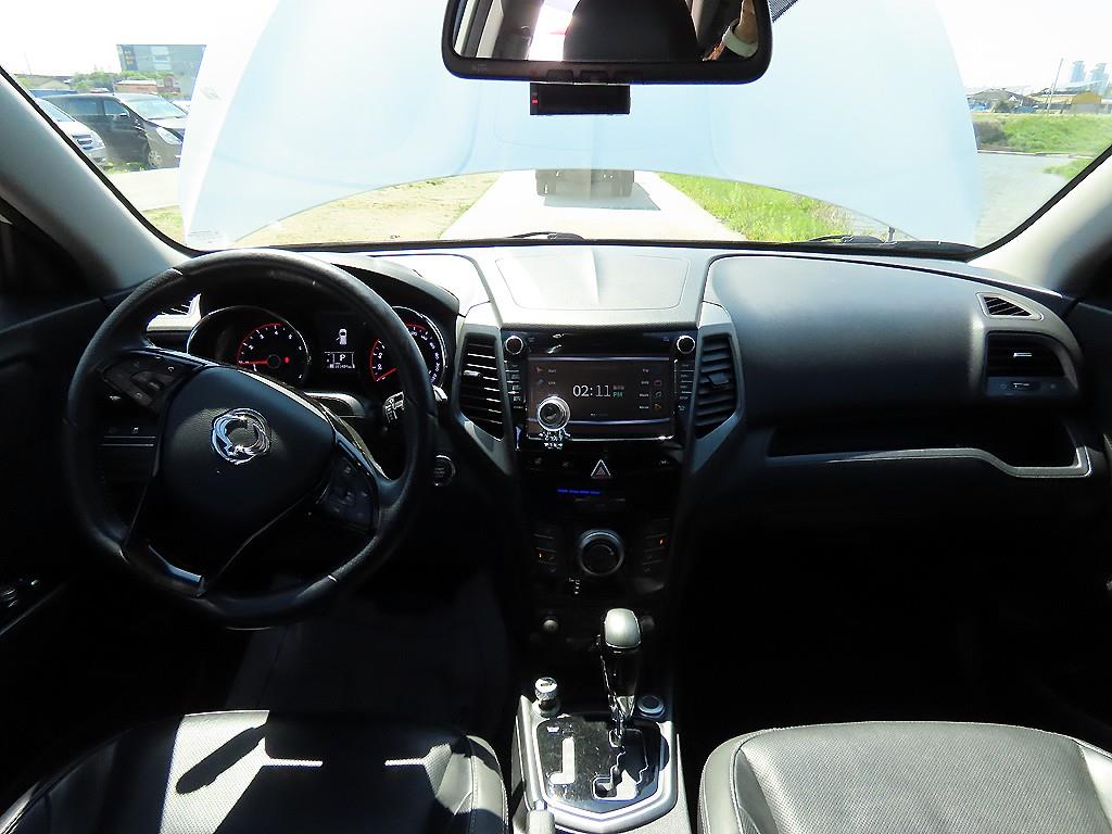 Ssangyong Tivoli - Vista 9
