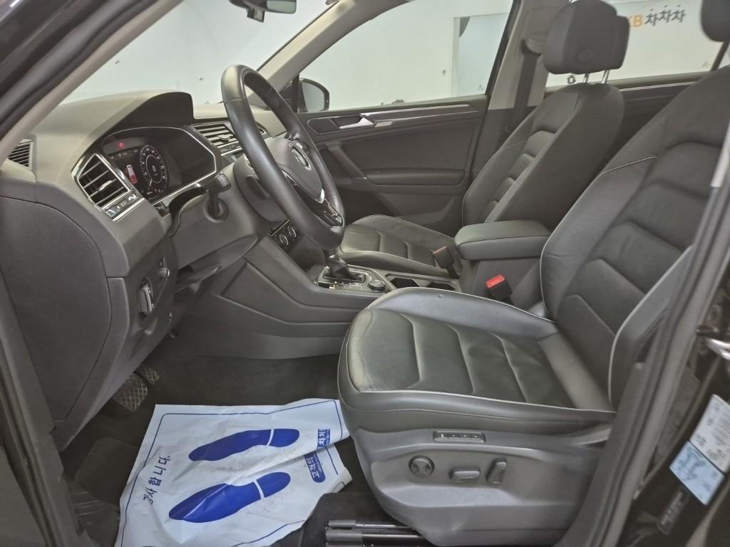 Volkswagen Tiguan - Vista 11