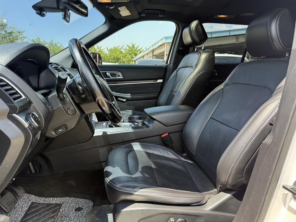 Ford Explorer - Vista 8