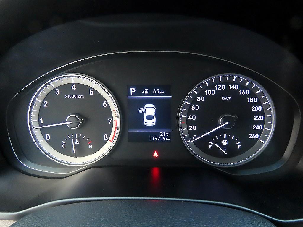 HYUNDAI Grandeur - Vista 9