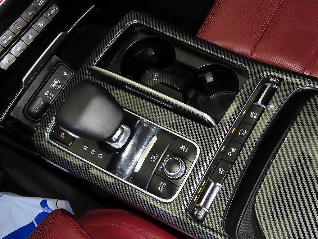 KIA Stinger - Vista 12