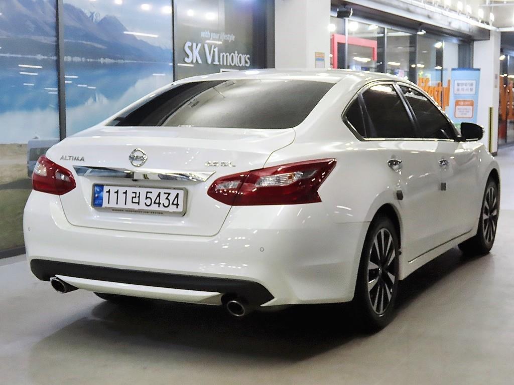 Nissan Altima - Vista 4