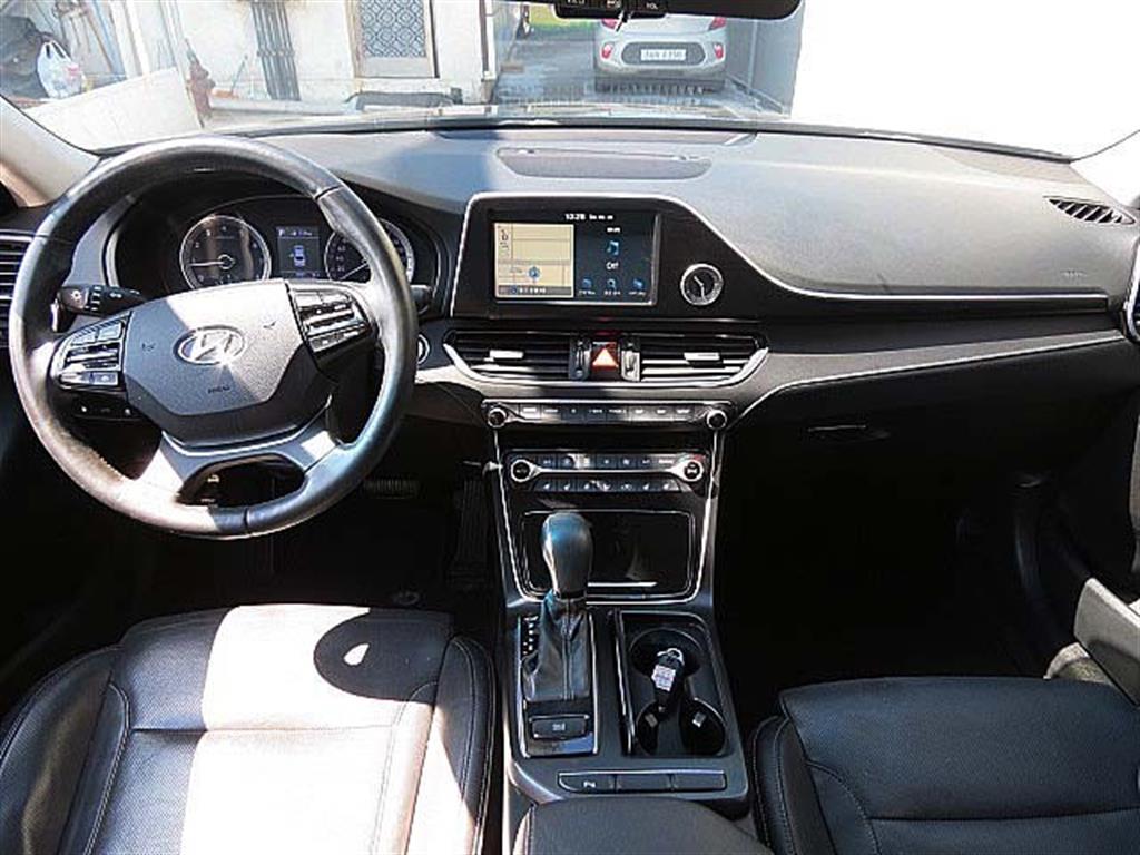 HYUNDAI Grandeur - Vista 9