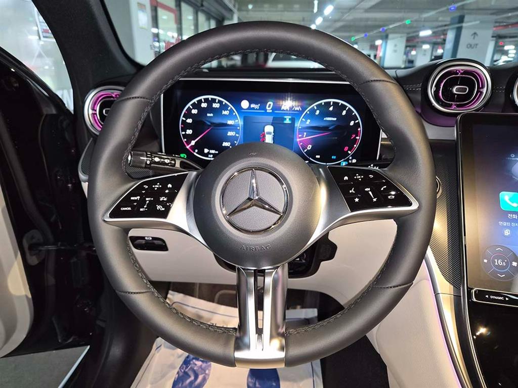 Mercedes Benz GLC Class - Vista 8