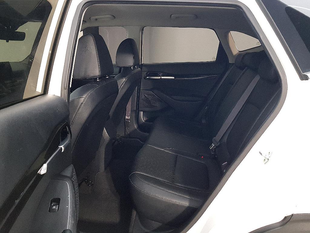 KIA Seltos - Vista 9