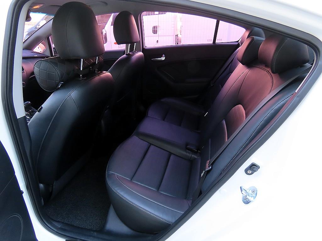 KIA K3 - Vista 6