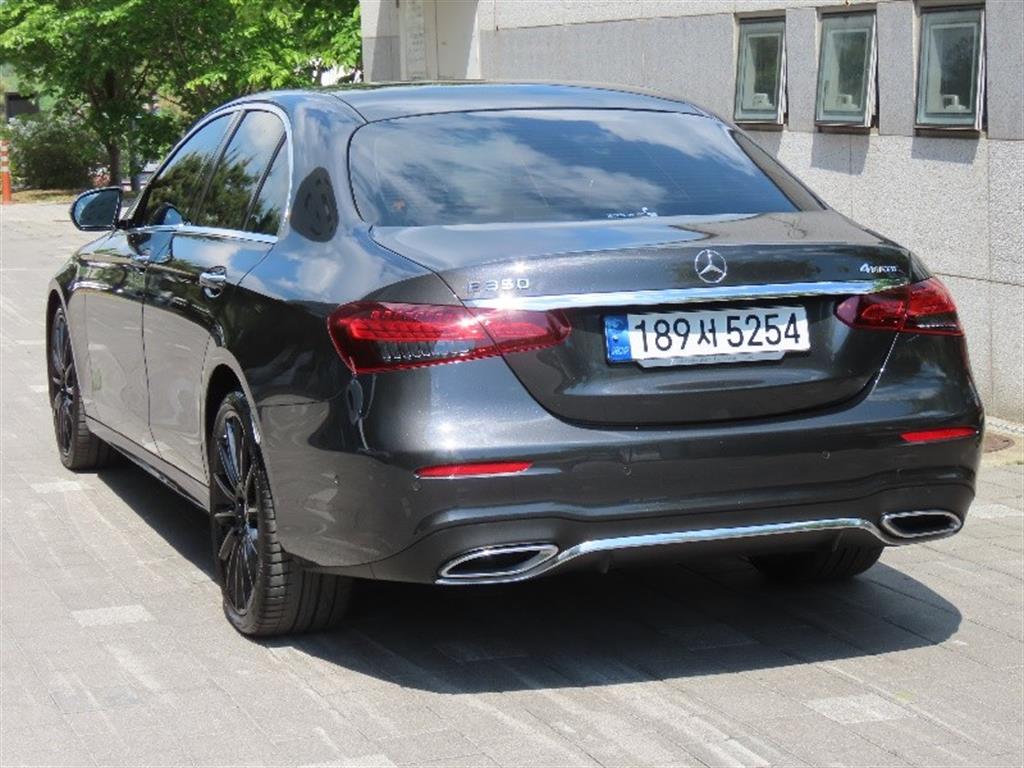 Mercedes Benz E class - Vista 7