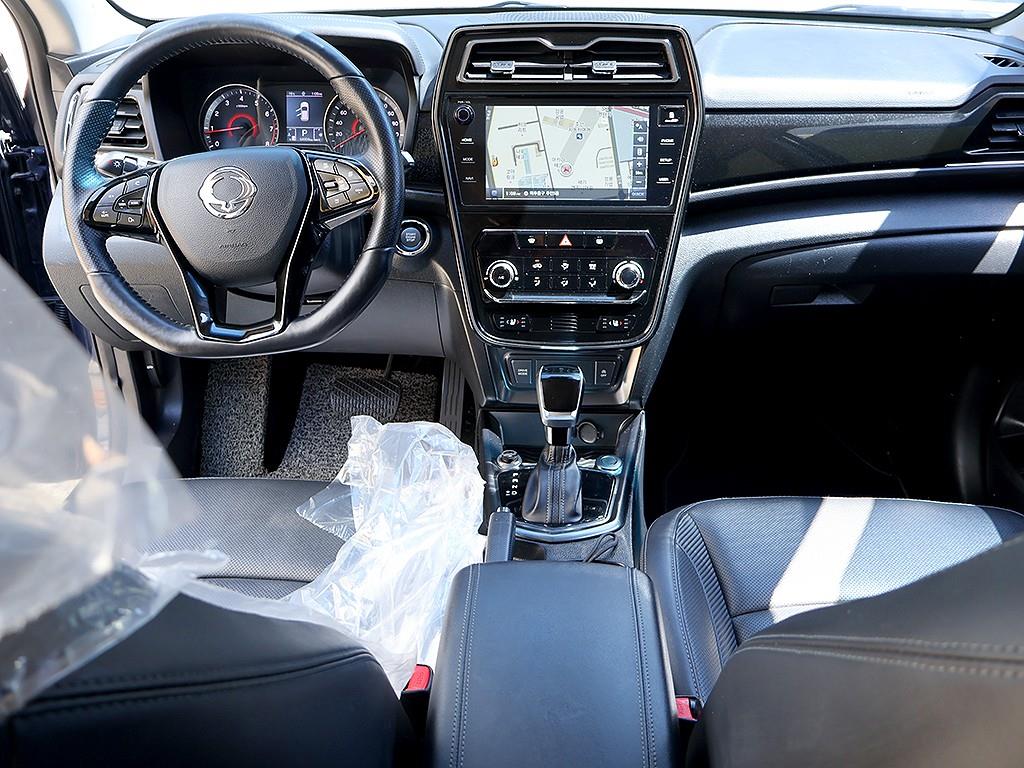 Ssangyong Tivoli - Vista 9