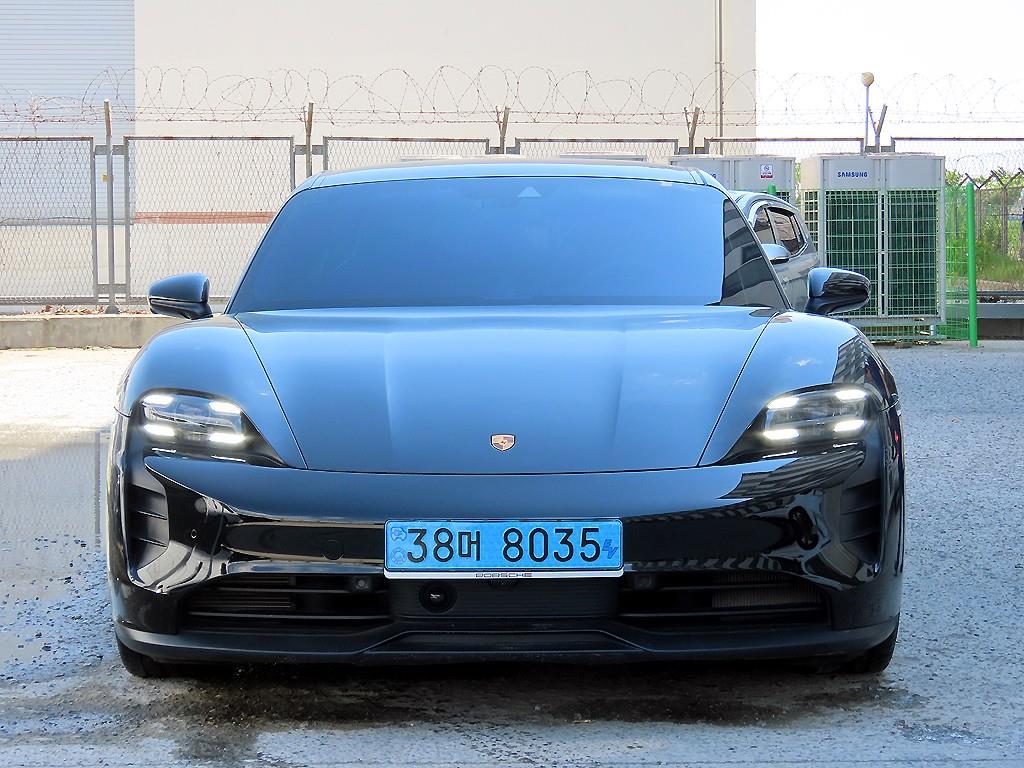 Porsche Taycan 2022 Negro - Importación desde Corea - HF Imports Iquique - Foto 1