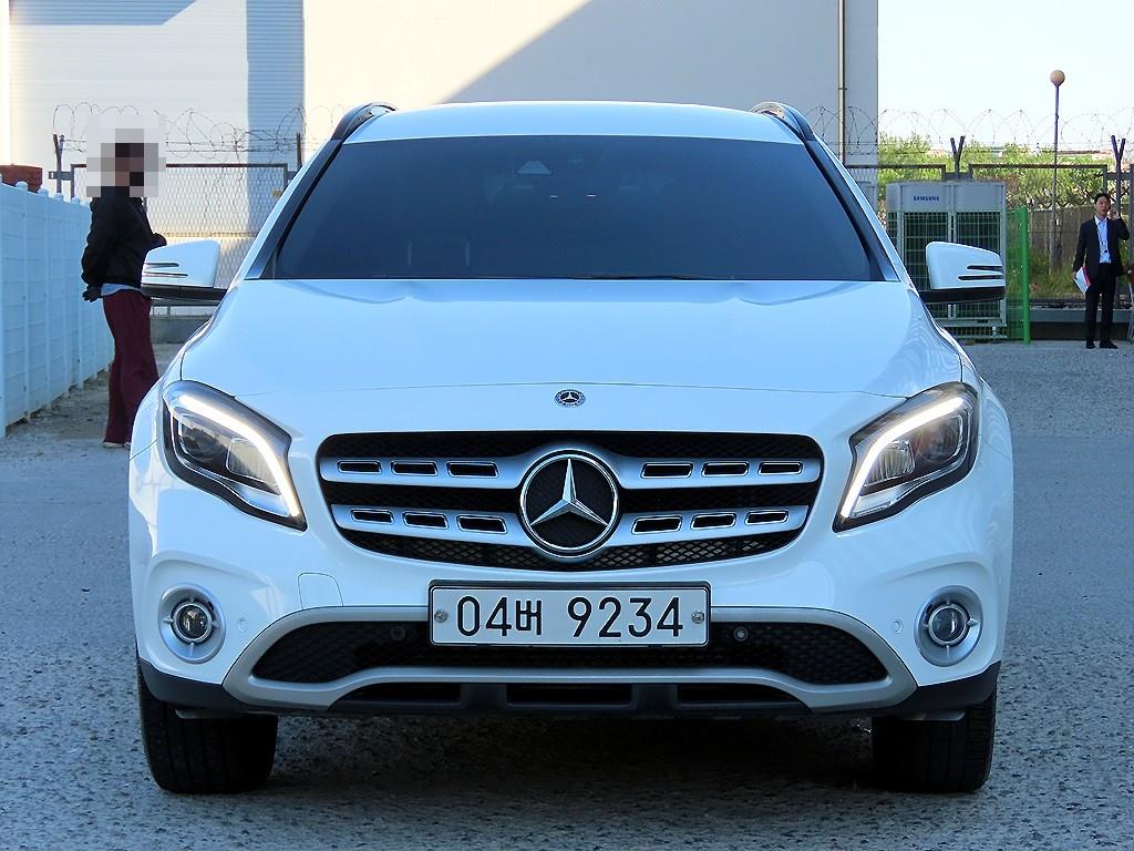 Mercedes Benz GLA Class 2018 - Importación desde Corea - HF Imports Iquique - Foto 1