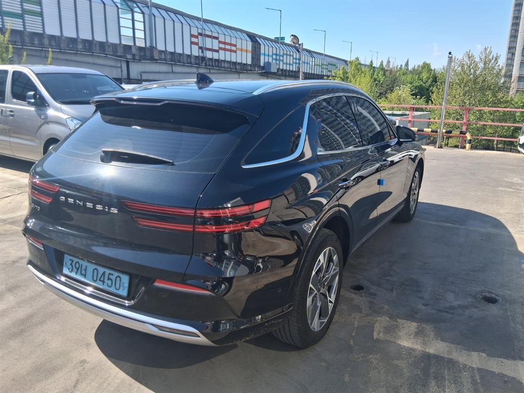 Genesis GV70 - Vista 4