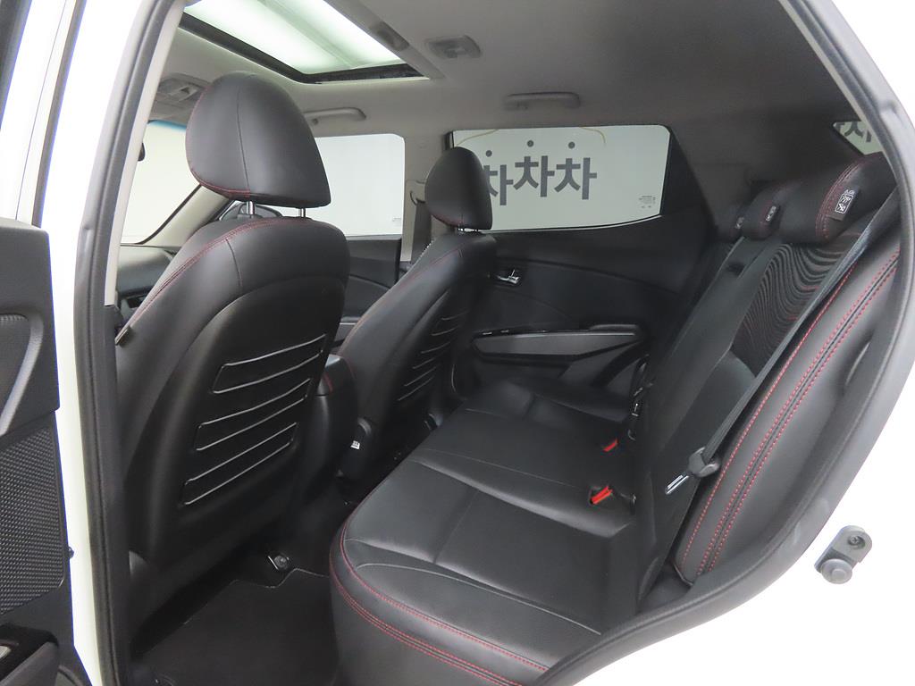 Ssangyong Tivoli - Vista 6