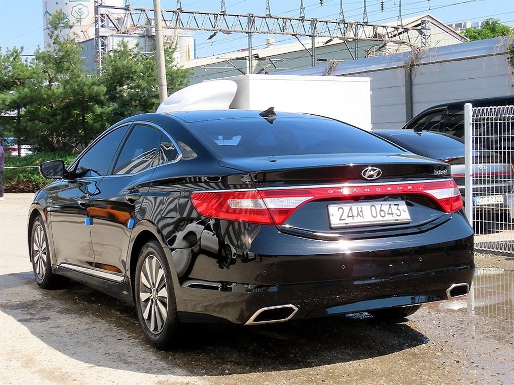 HYUNDAI Grandeur - Vista 3
