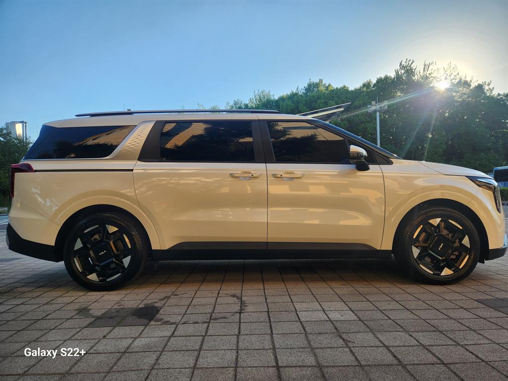 KIA Carnival - Vista 5