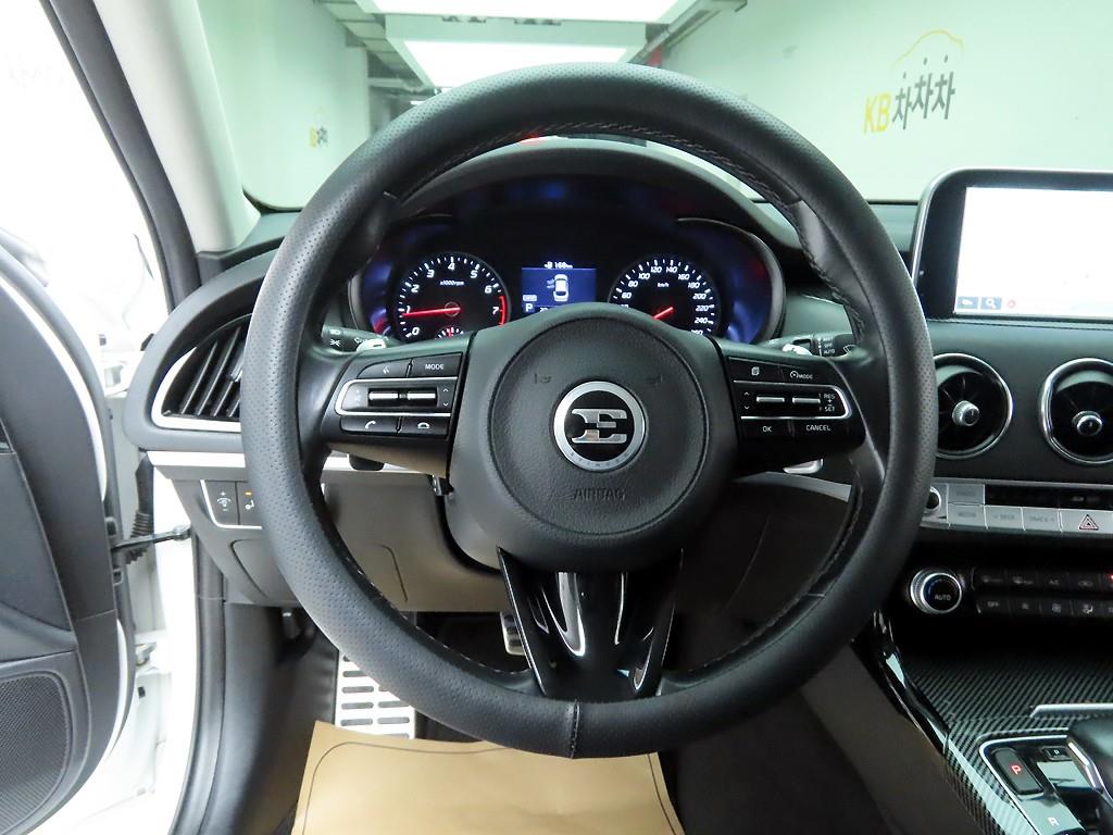 KIA Stinger - Vista 7