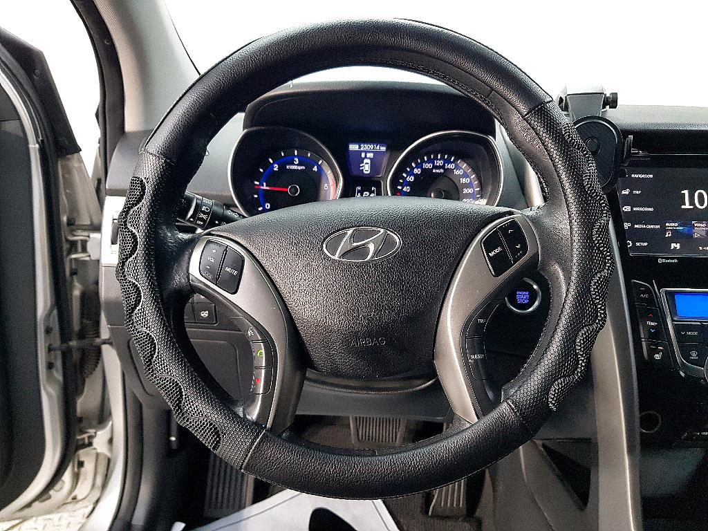 HYUNDAI i30 - Vista 12
