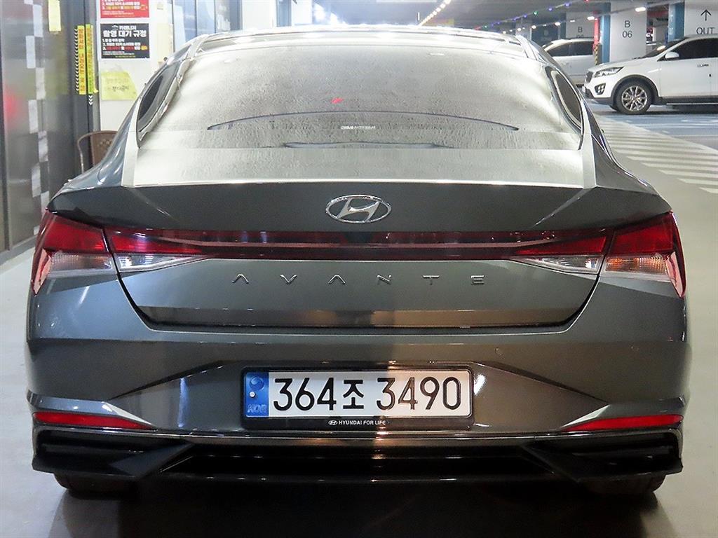HYUNDAI Avante - Vista 5