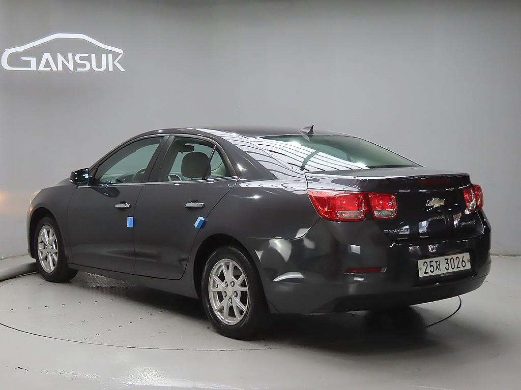 Chevrolet Malibu - Vista 5