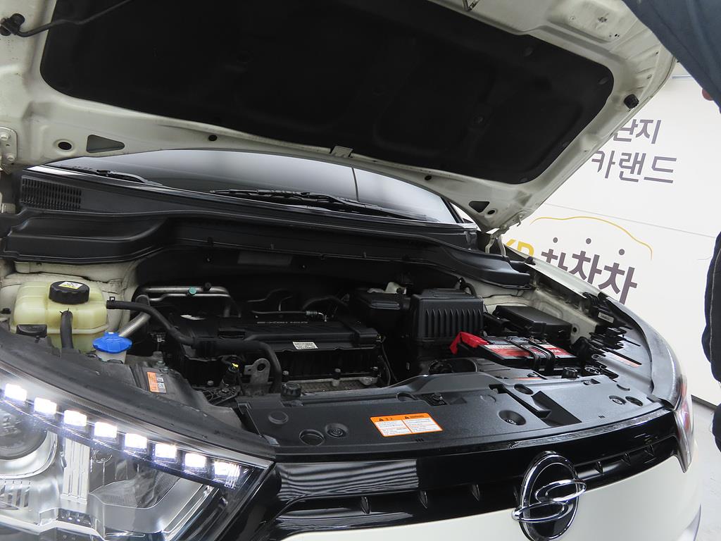 Ssangyong Tivoli 2017 Blanco - Importación desde Corea - HF Imports Iquique - Foto 19