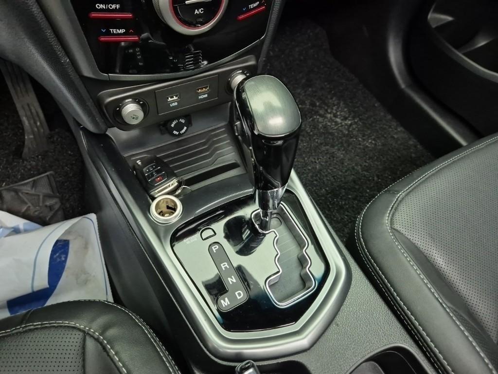 Ssangyong Tivoli - Vista 10