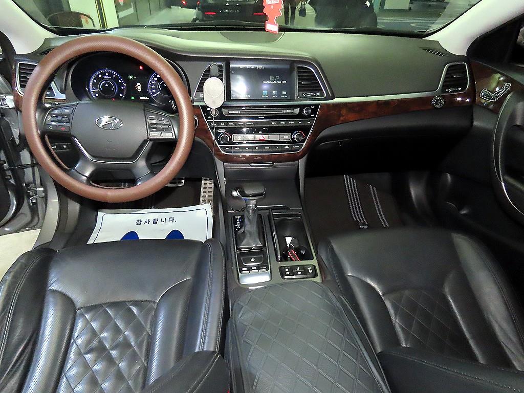 HYUNDAI Aslan - Vista 10