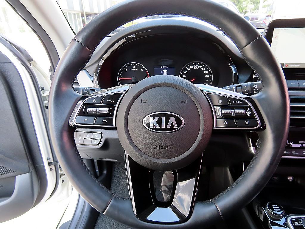 KIA Seltos - Vista 8