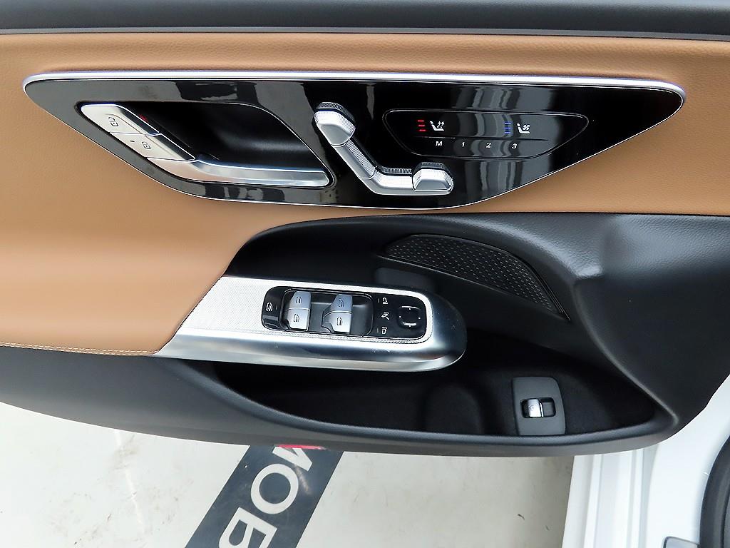 Mercedes Benz E class - Vista 11