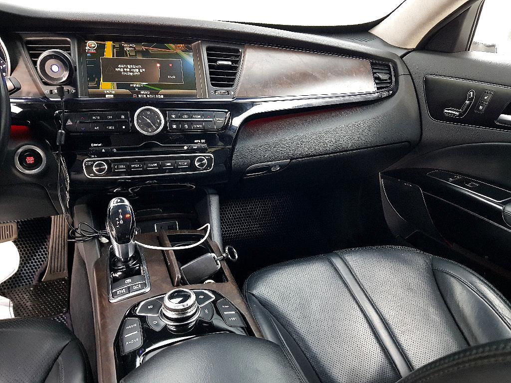 KIA K9 - Vista 10