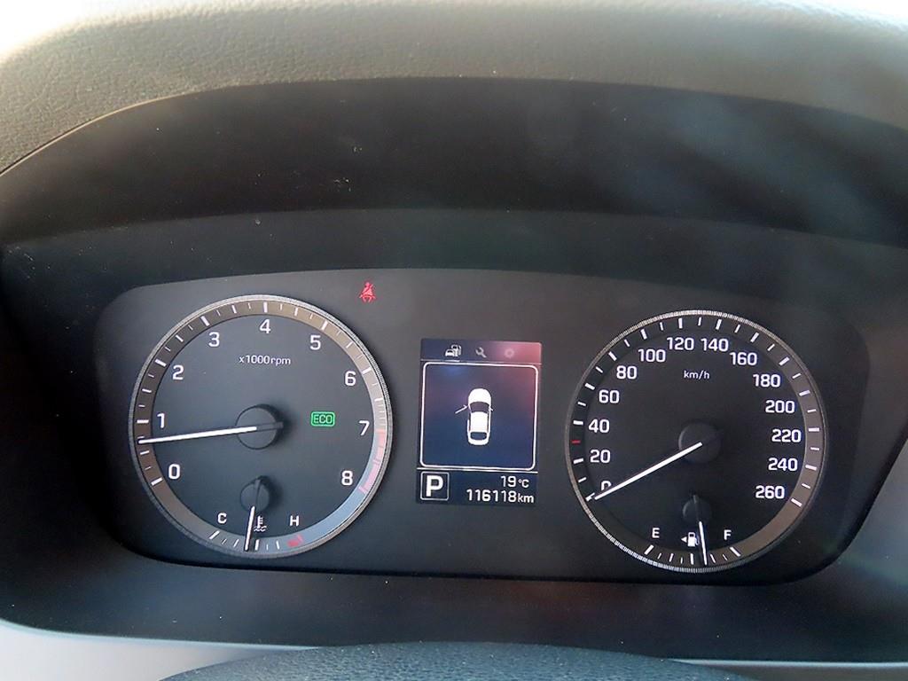HYUNDAI Sonata - Vista 8