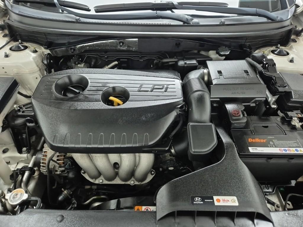 HYUNDAI Sonata - Vista 5