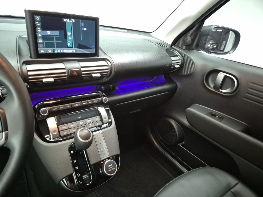 HYUNDAI Casper - Vista 10