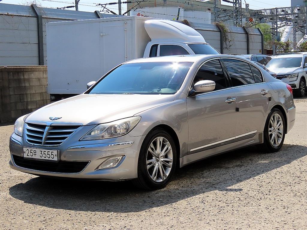 HYUNDAI Genesis - Vista 2