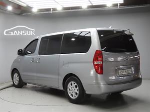 HYUNDAI Starex - Vista 6