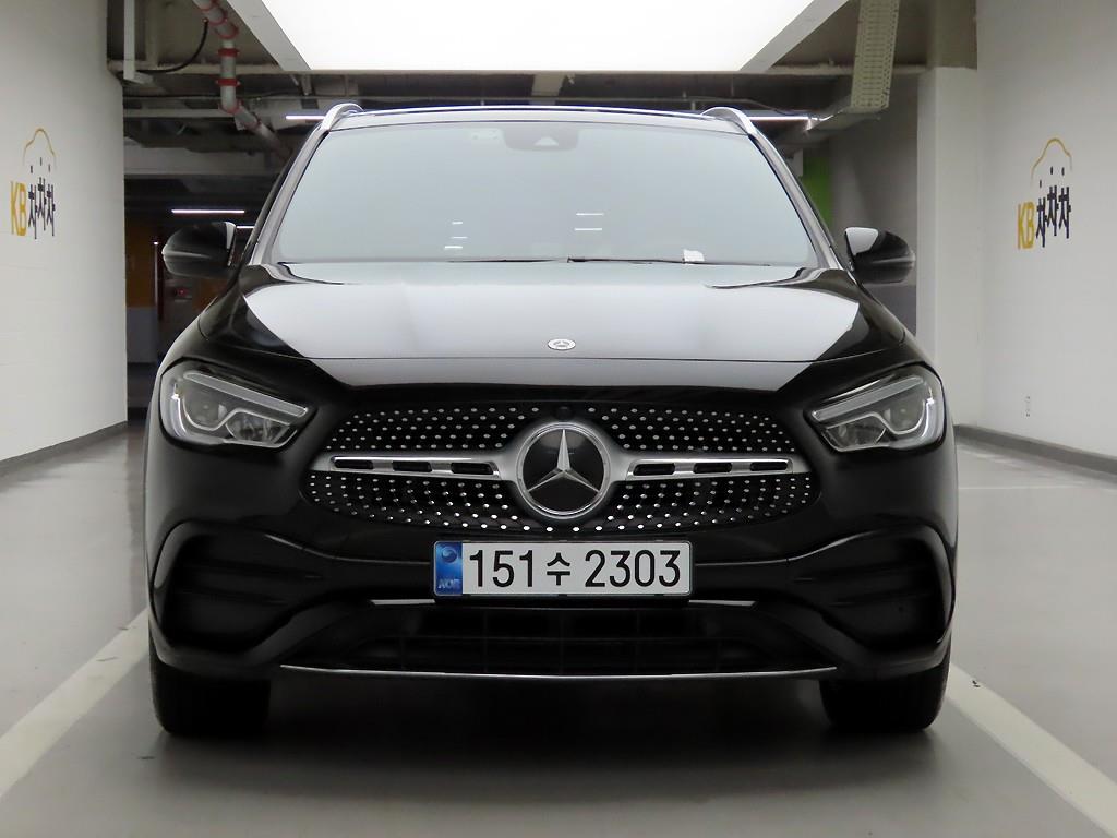Mercedes Benz GLA Class - Vista 2