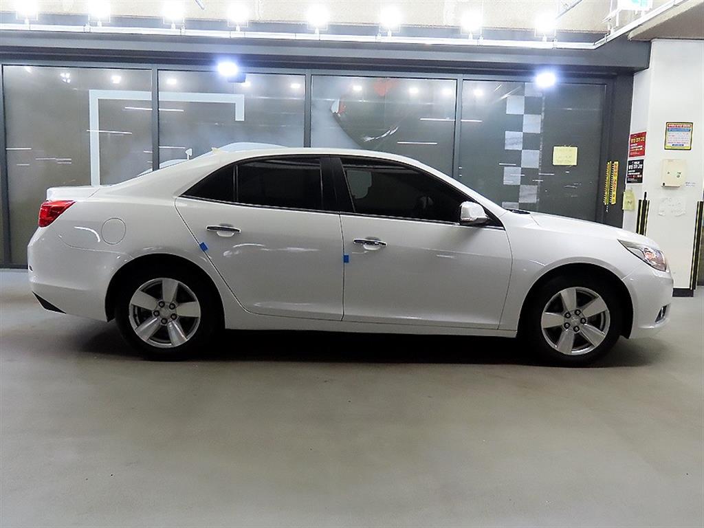 Chevrolet Malibu - Vista 3