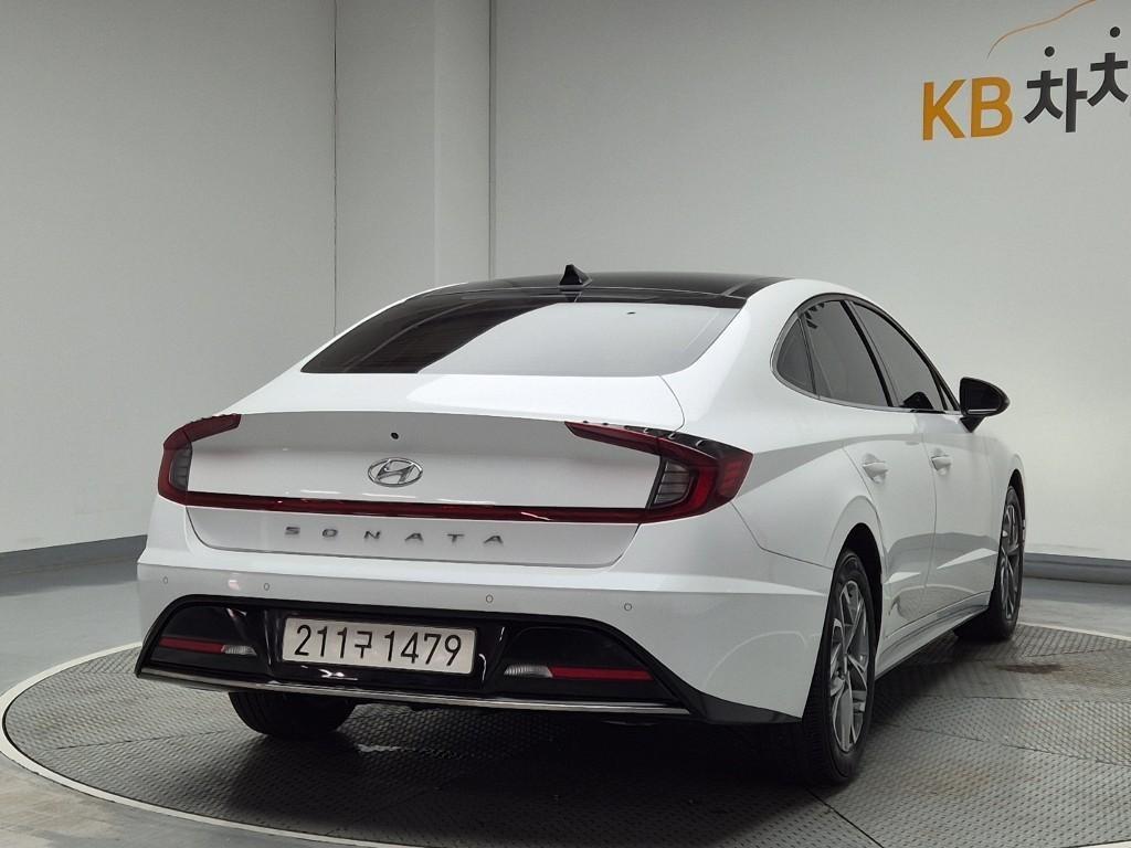 HYUNDAI Sonata - Vista 4