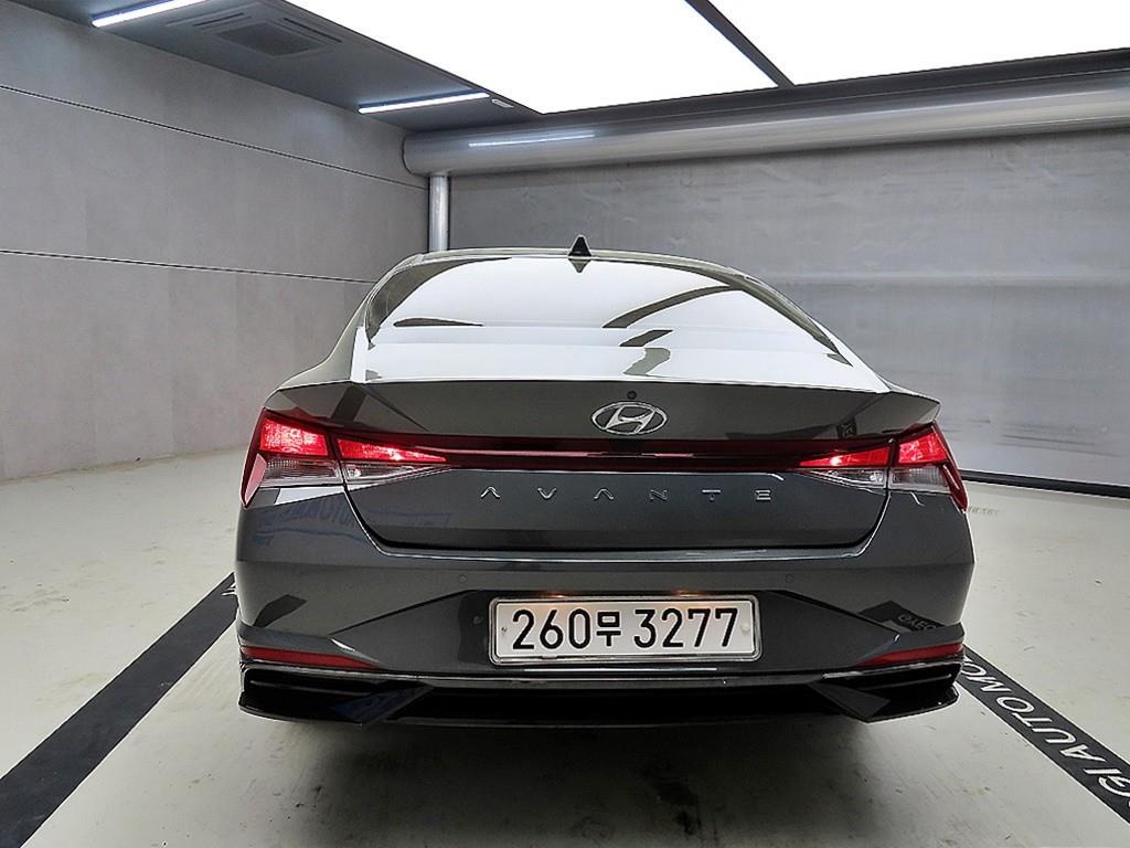 HYUNDAI Avante - Vista 3