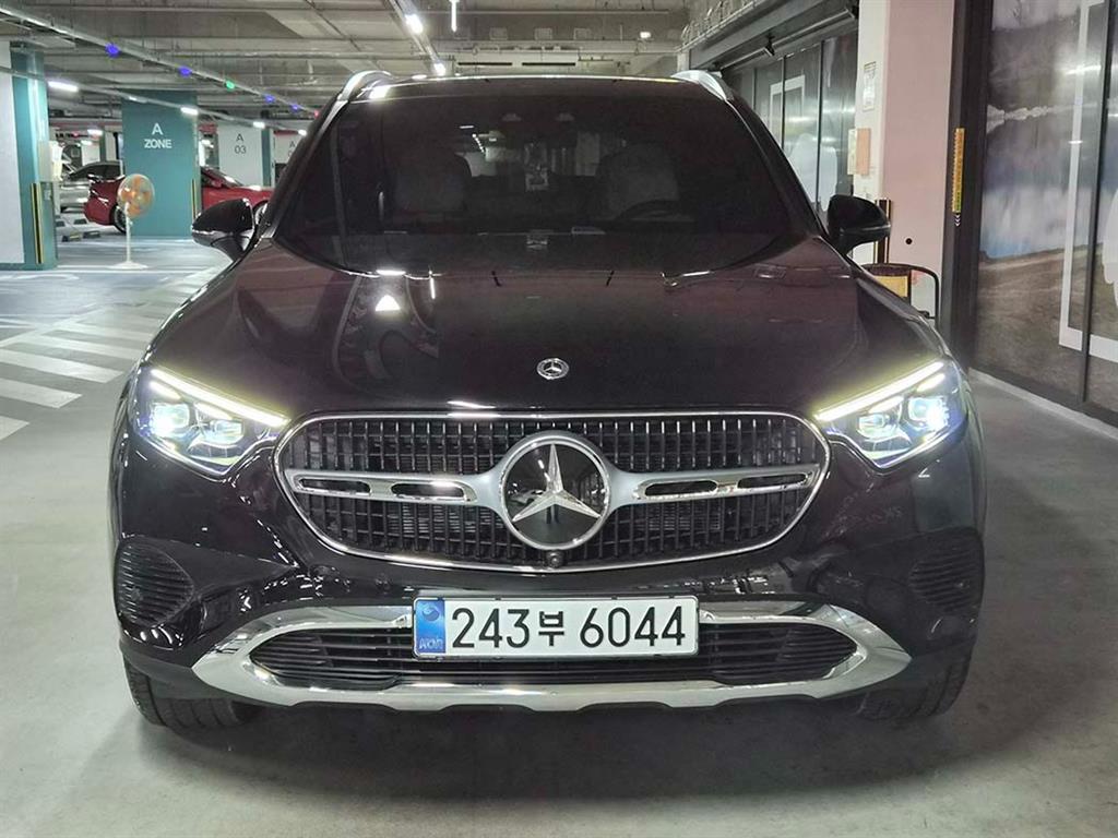 Mercedes Benz GLC Class - Vista 2