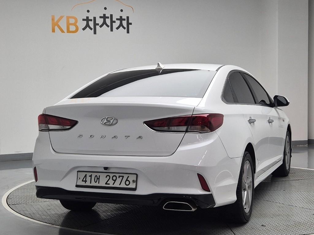 HYUNDAI Sonata - Vista 3