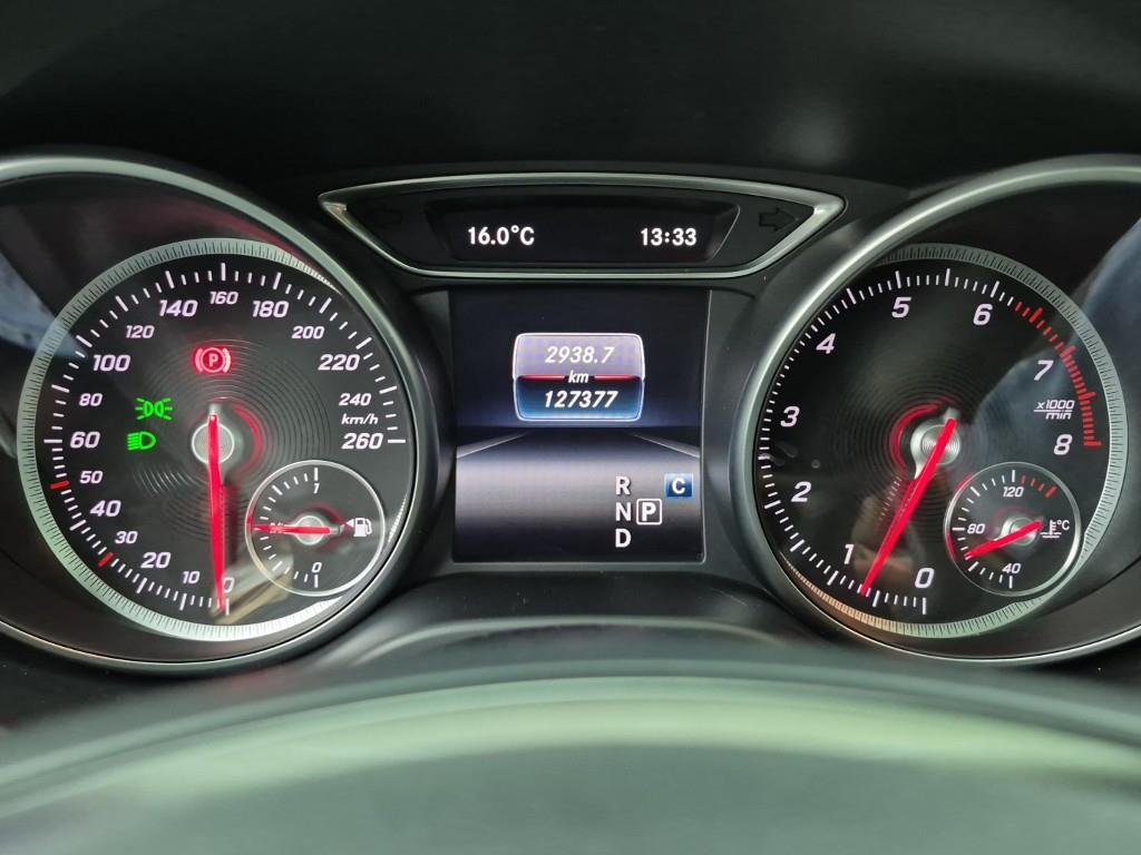 Mercedes Benz GLA Class - Vista 7