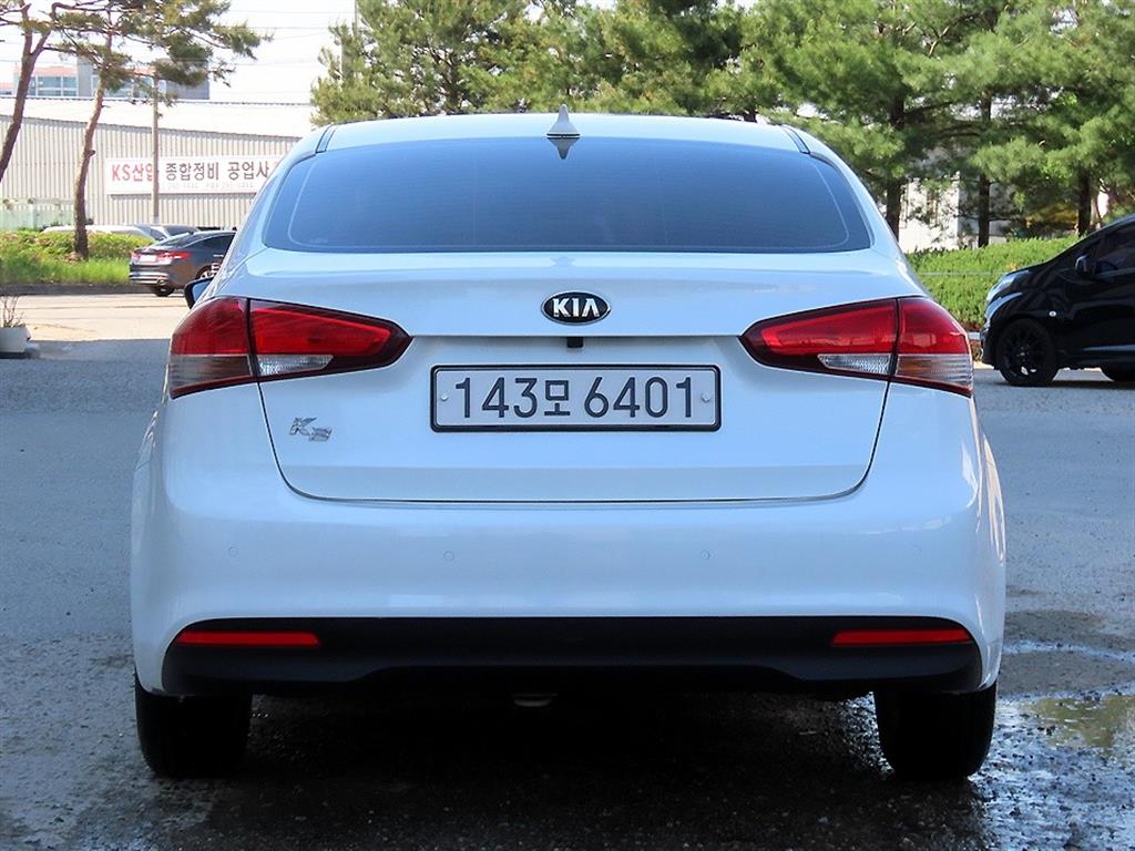 KIA K3 - Vista 4