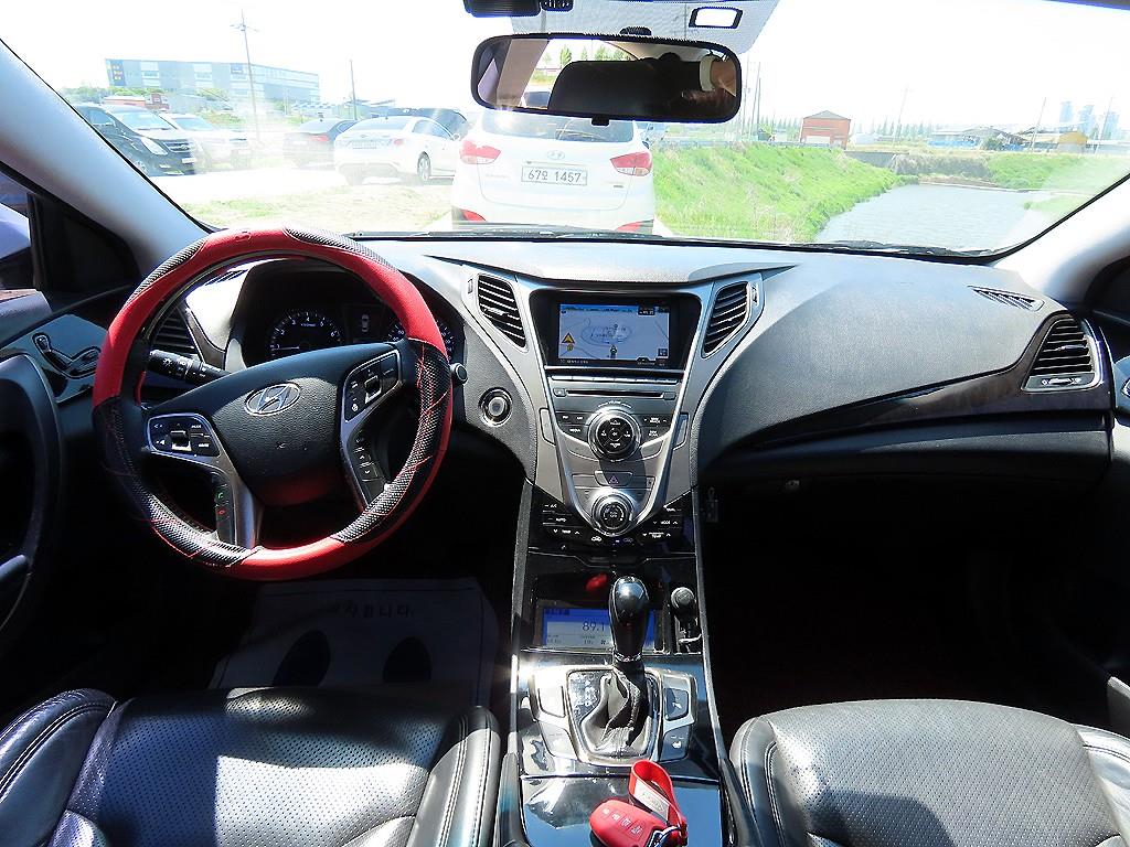 HYUNDAI Grandeur - Vista 9