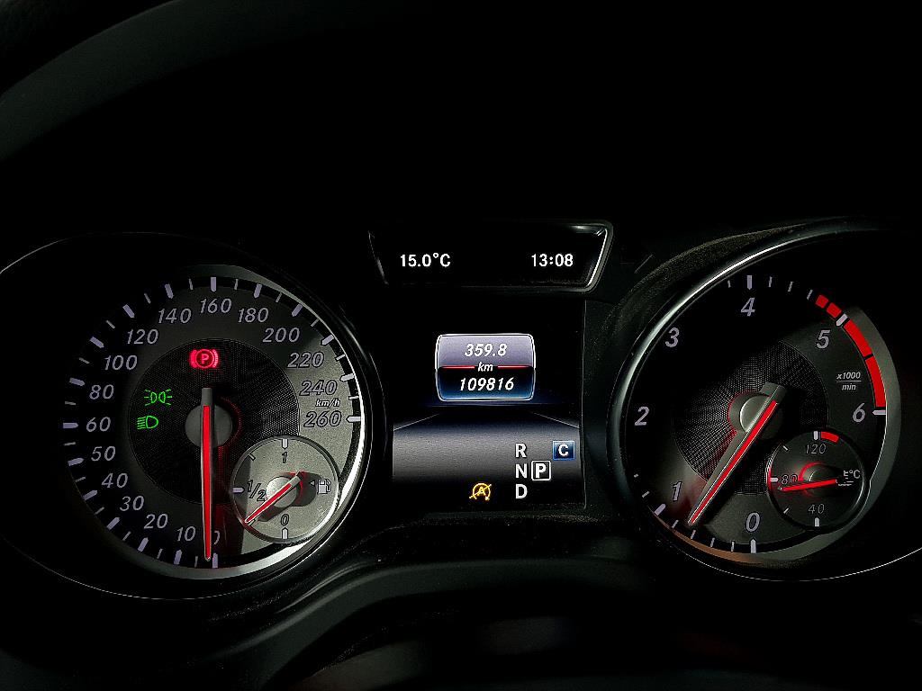 Mercedes Benz GLA Class - Vista 7