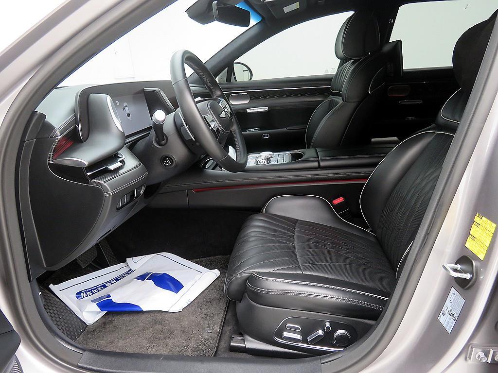 Genesis G90 - Vista 6